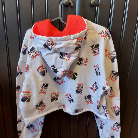 🌱 NWOT Kodak Cropped Hoodie - Picture 3 of 4